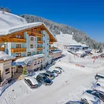 Ξενοδοχείο Zentral Zauchensee