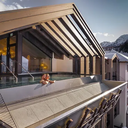 Zentral Hotel 4*