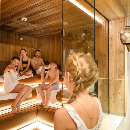 Zentral Hotel 4*