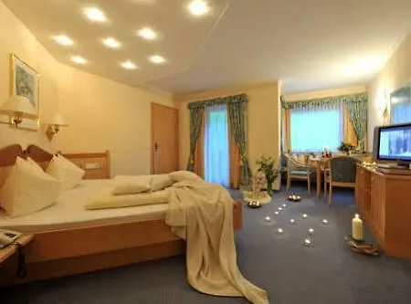 Zentral Hotel 4*