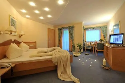 Zentral Hotel 4*